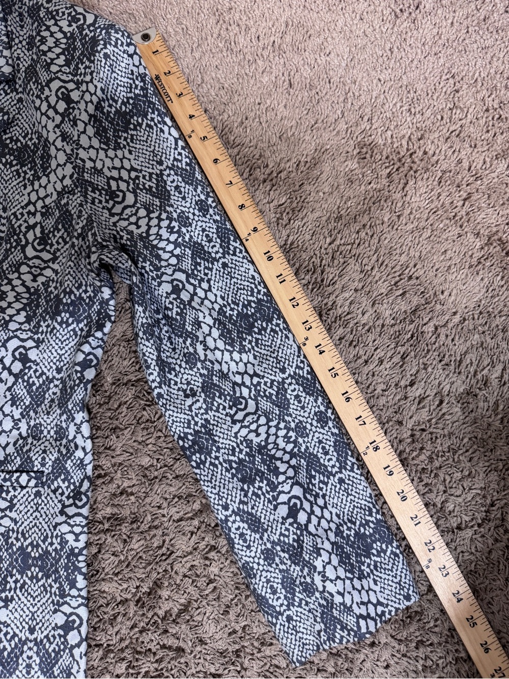 NWOT Level 99 Women's Linen Blend Gray Snake-Print Blazer size L Office Party - Picture 11 of 12